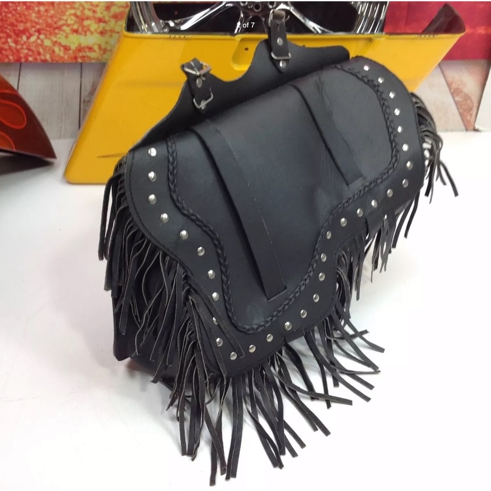 COPY - Harley Davidson black leather swing arm bag, single saddle bag. Universa…